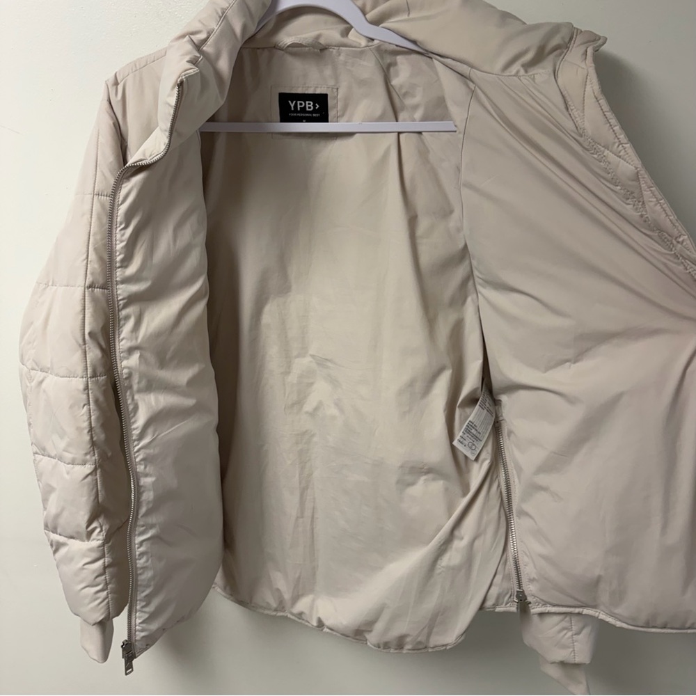 Abercrombie & Fitch Your Personal Best On The Go Puffer Moonbeam Size Medium - Picture 7 of 10